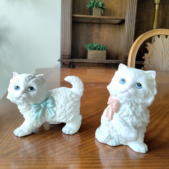 Sweet Porcelain Kitten Figurines -Boy & Girl - Picture 3 of 12